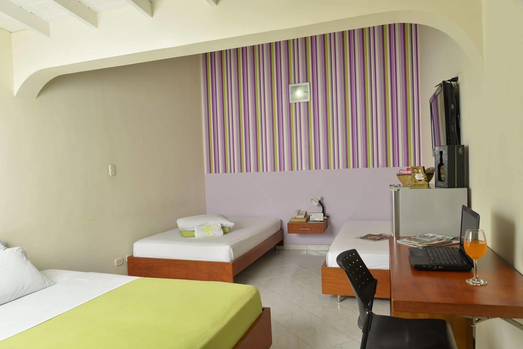 Casa Portico Hotel Medellín Buitenkant foto