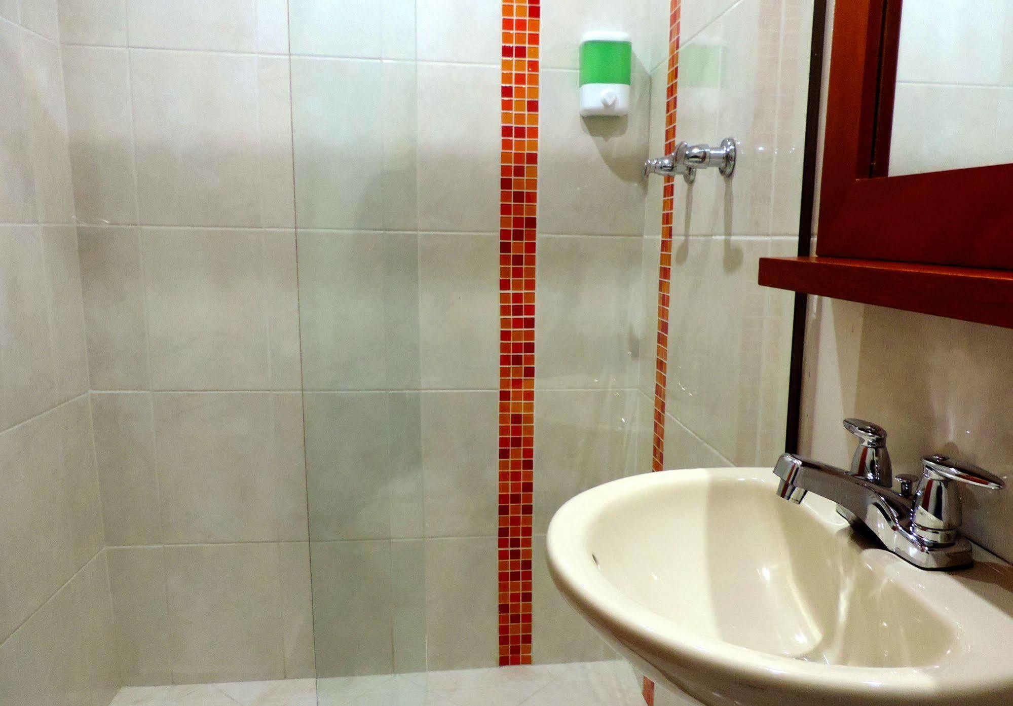 Casa Portico Hotel Medellín Buitenkant foto