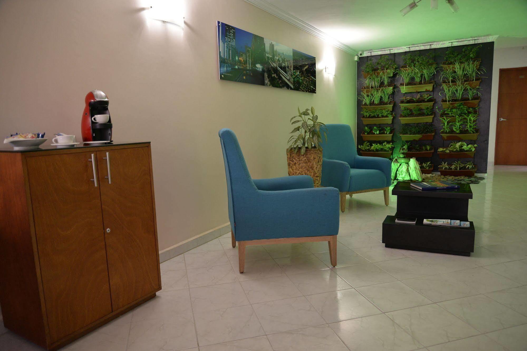 Casa Portico Hotel Medellín Buitenkant foto