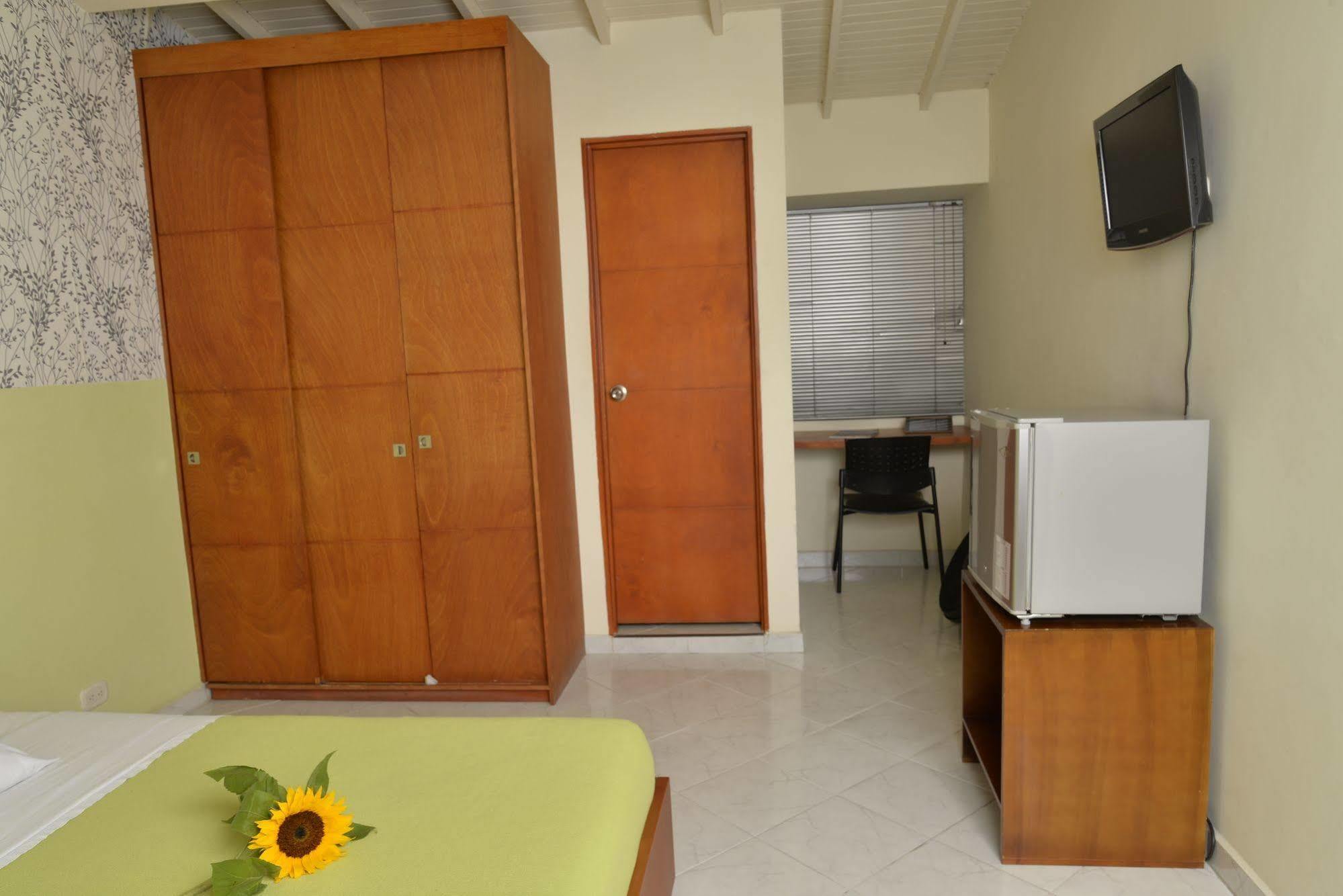 Casa Portico Hotel Medellín Buitenkant foto