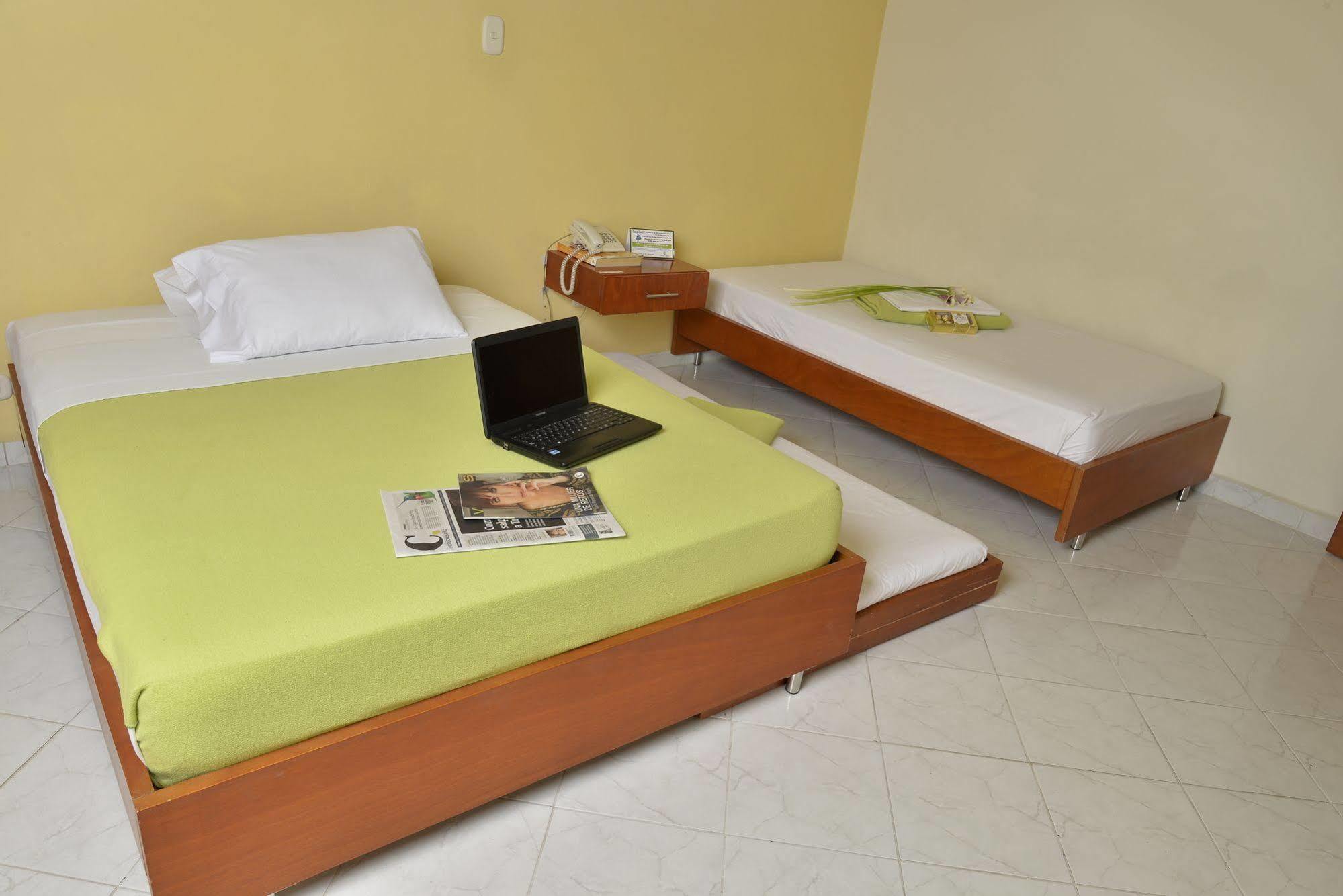 Casa Portico Hotel Medellín Buitenkant foto